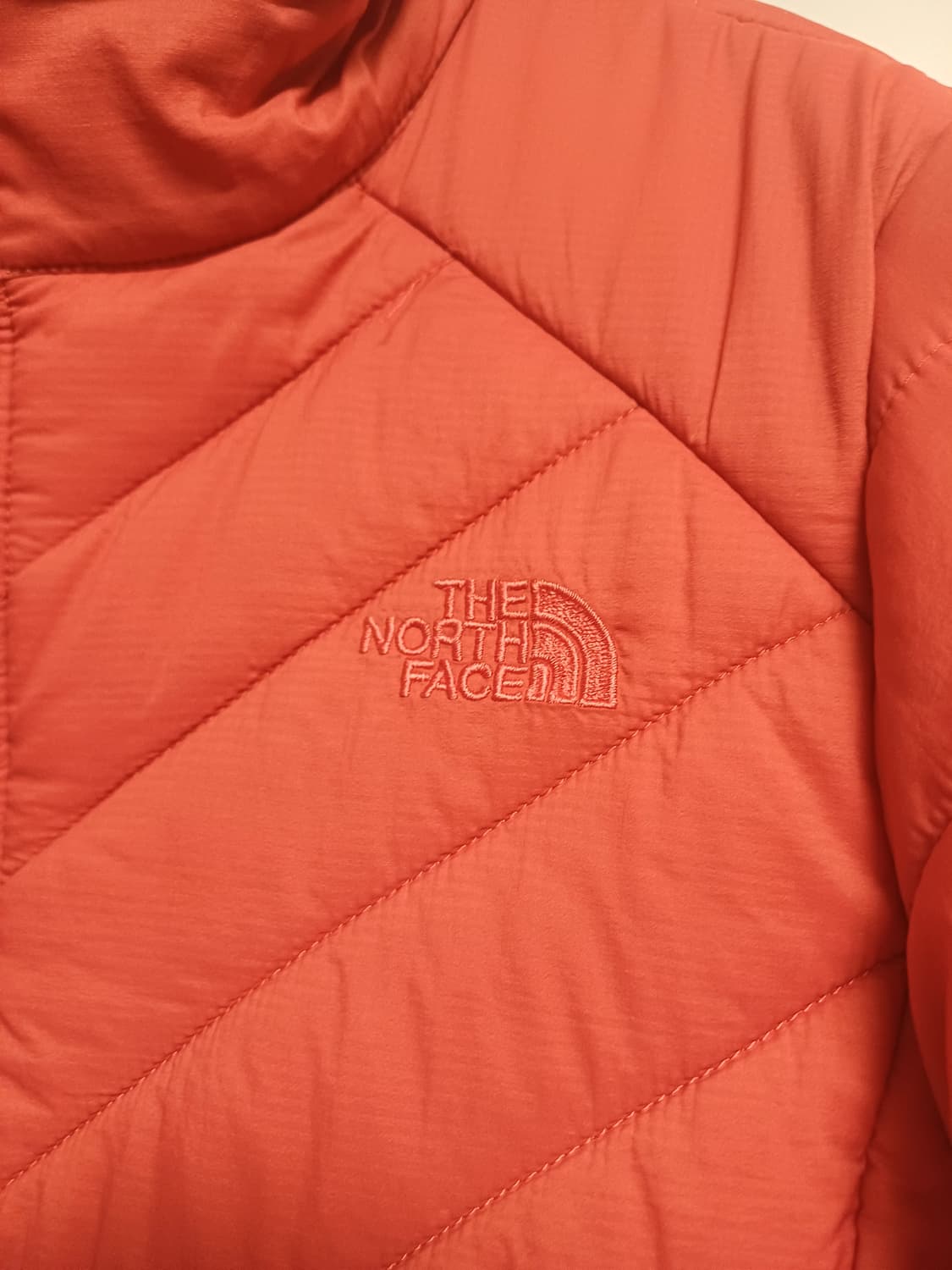 노스페이스 여성 패딩 85(S) / 폴리 충전 / 경량 아웃도어 상품이미지4