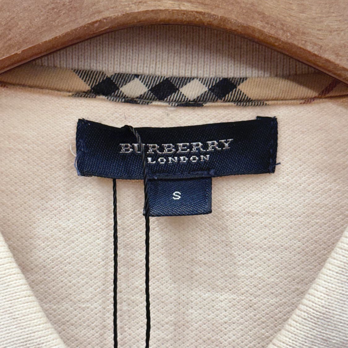 버버리 런던 코튼 포켓 카라 반팔 티셔츠 체크 디테일 아이보리 상품이미지7