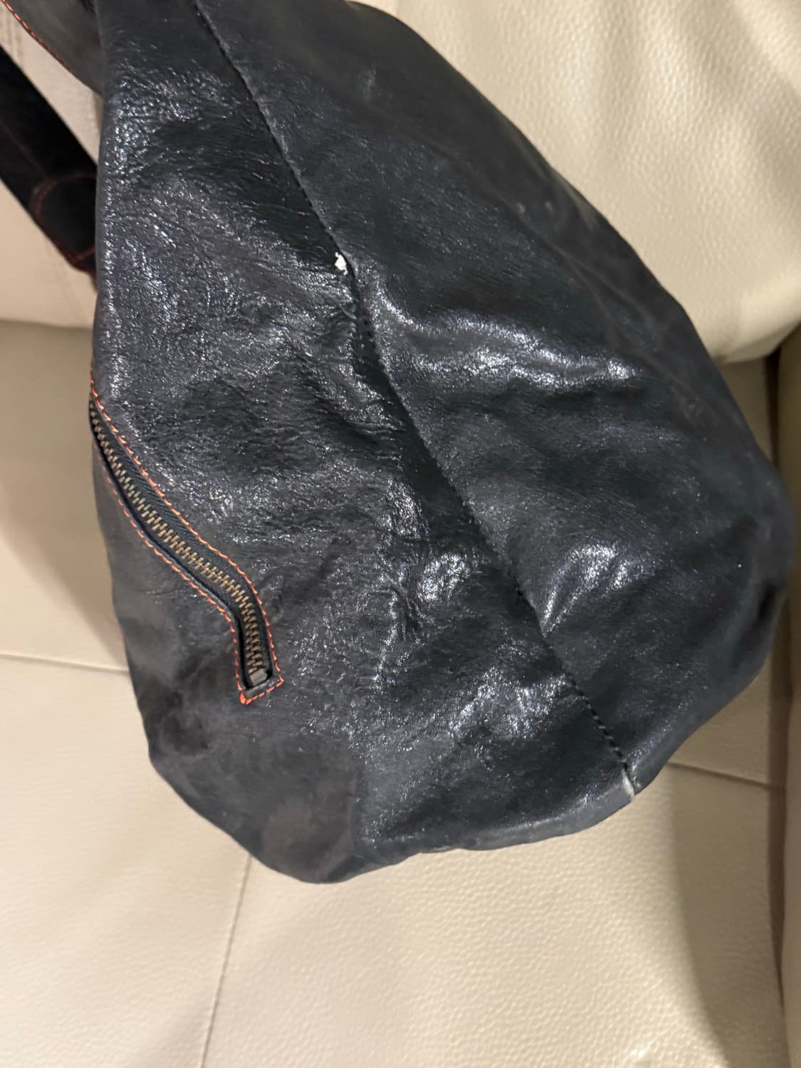 Stitch point zipper leather shoulder bag 상품이미지4