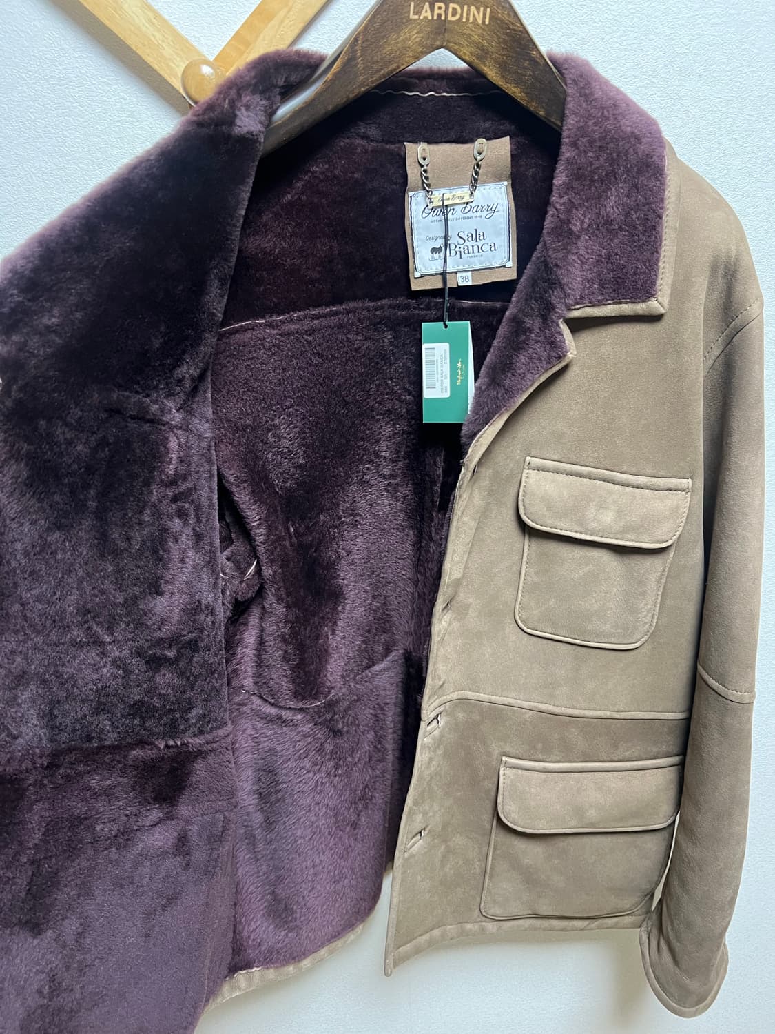 미착용 신품) 오웬베리 사라비앙카 셔링자켓 무스탕 양가죽 38사이즈 상품이미지3