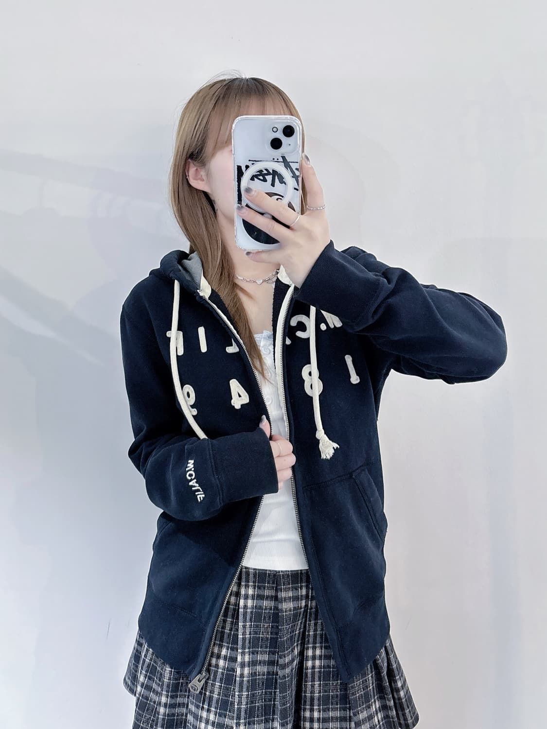 후아유 빅로고 블랙 후드집업 상품이미지1