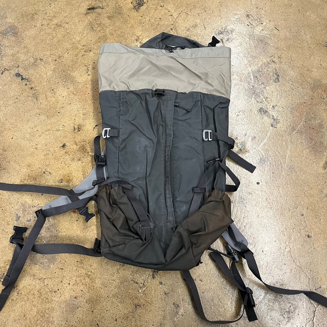 [정품] 피엘라벤 블랙 베이지색 등산 백팩 가방 b14 상품이미지2