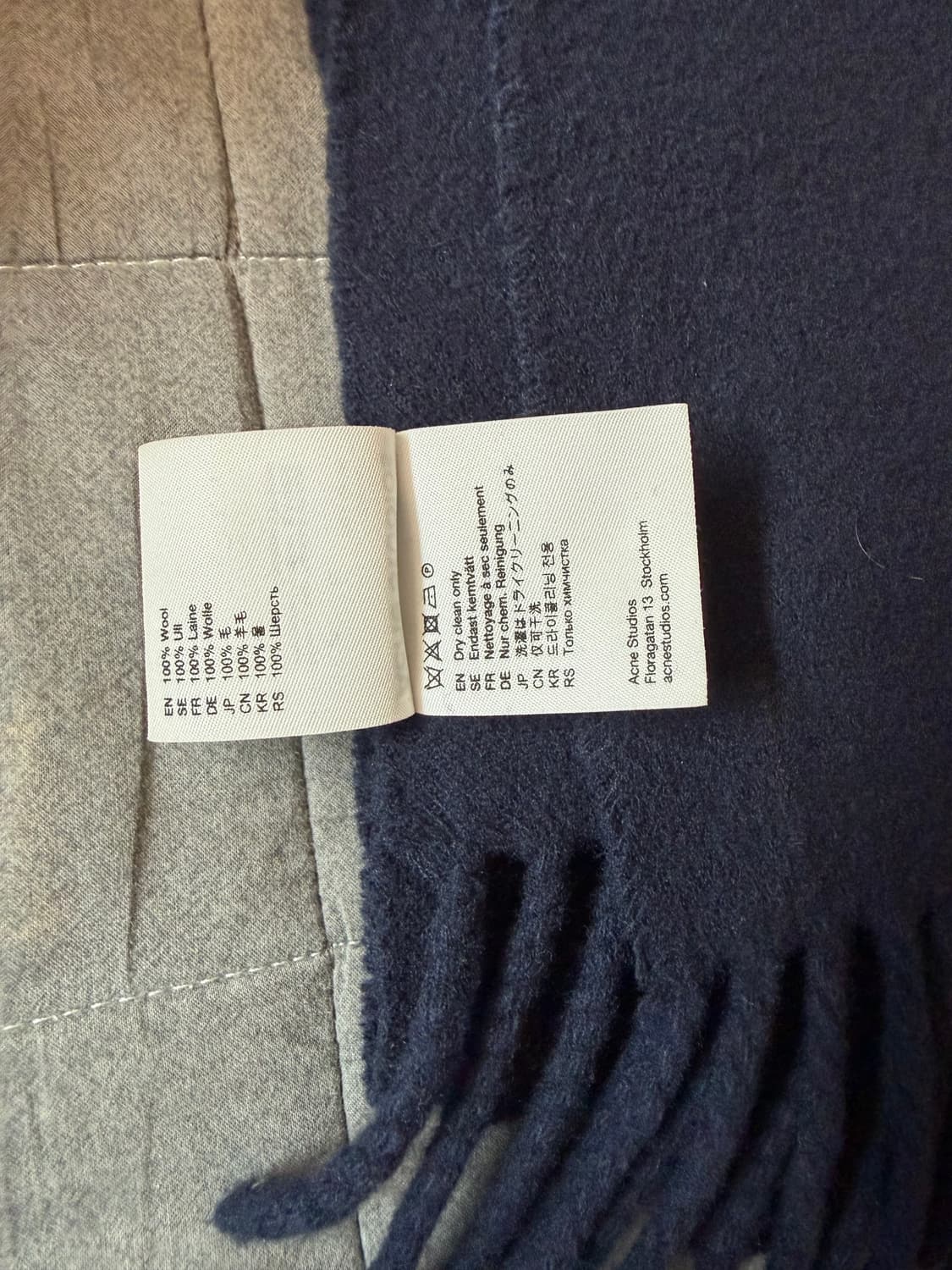 아크네 스튜디오 머플러 네이비 상품이미지3