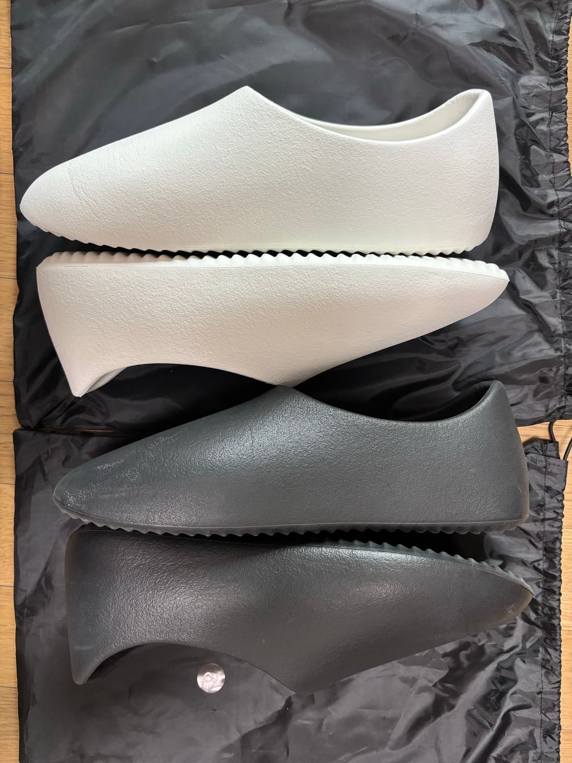 YEEZY SL-01 슬라이드 블랙, 화이트 일괄 상품이미지4