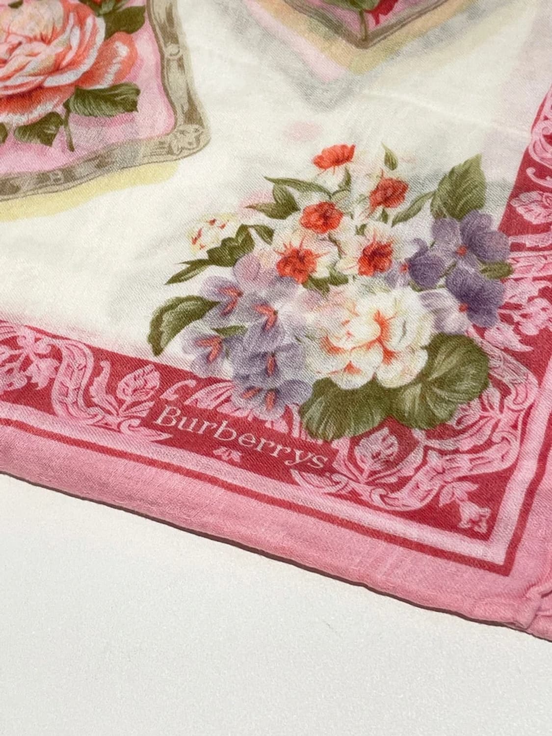 버버리 00s 시그니처 재팬 플라워 쁘띠 반다나 손수건 A1220 상품이미지4