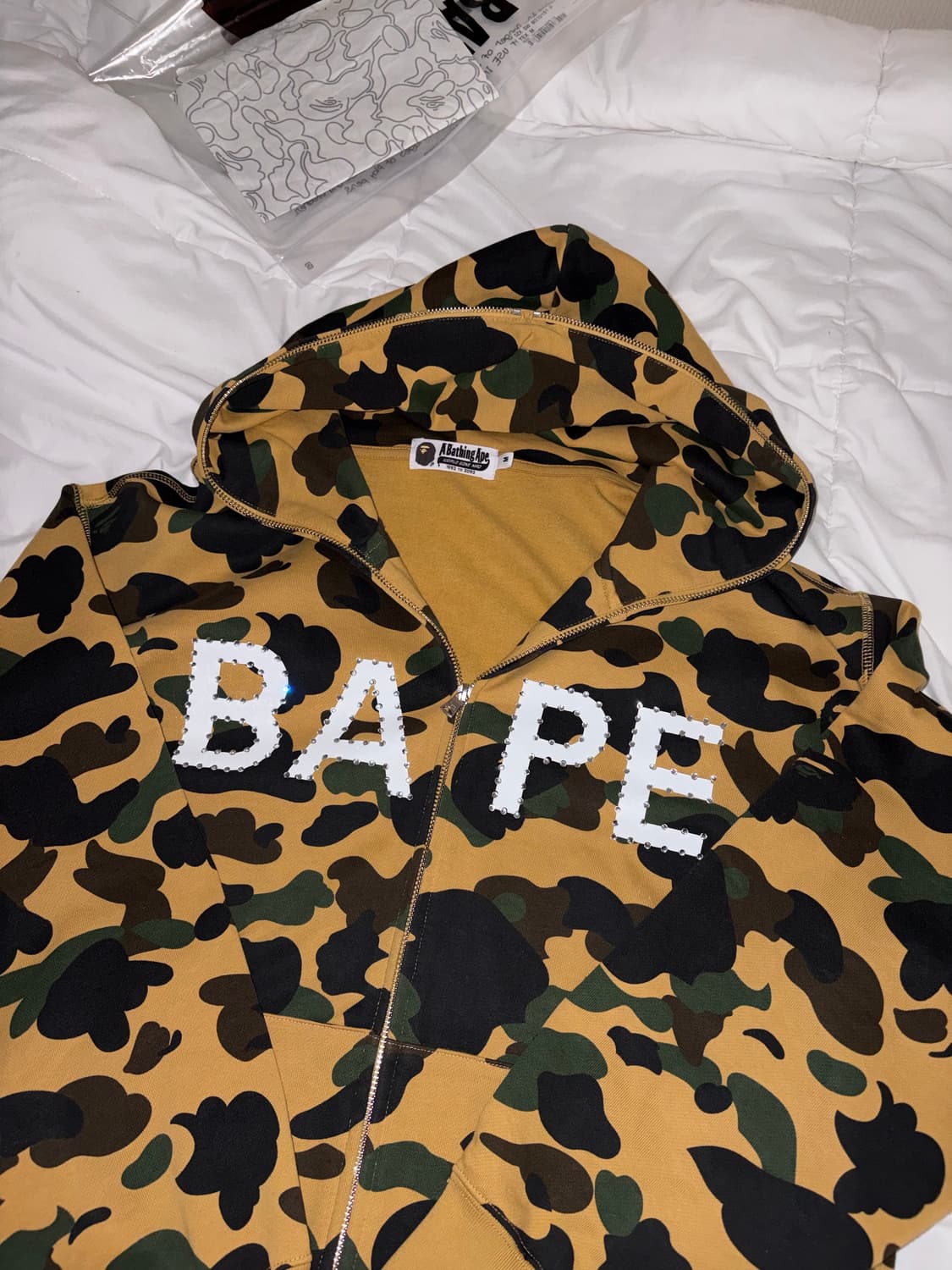 BAPE 퍼스트 카모 라인스톤 후드집업[M][새상품급] 상품이미지1