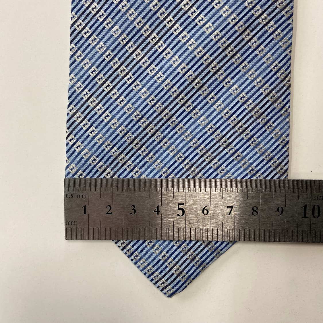 펜디(FENDI) 모노그램 신형라벨 명품 정품 넥타이 상품이미지8