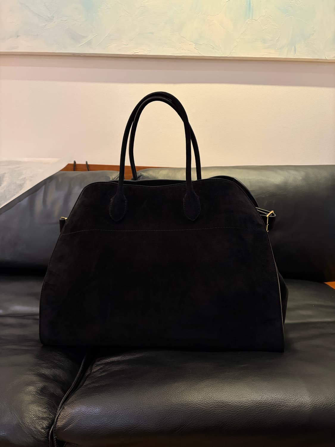 (미사용) The Row 더로우 마고백17 스웨이드블랙 상품이미지1