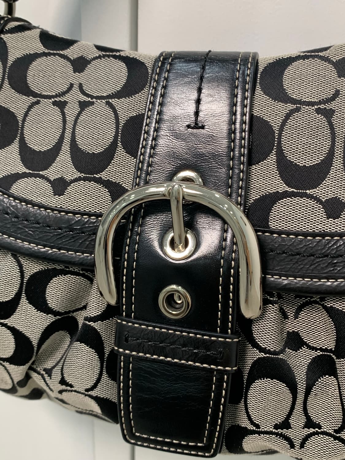 [S급] 🖤 Coach 버클 다크네이비 숄더백 상품이미지3