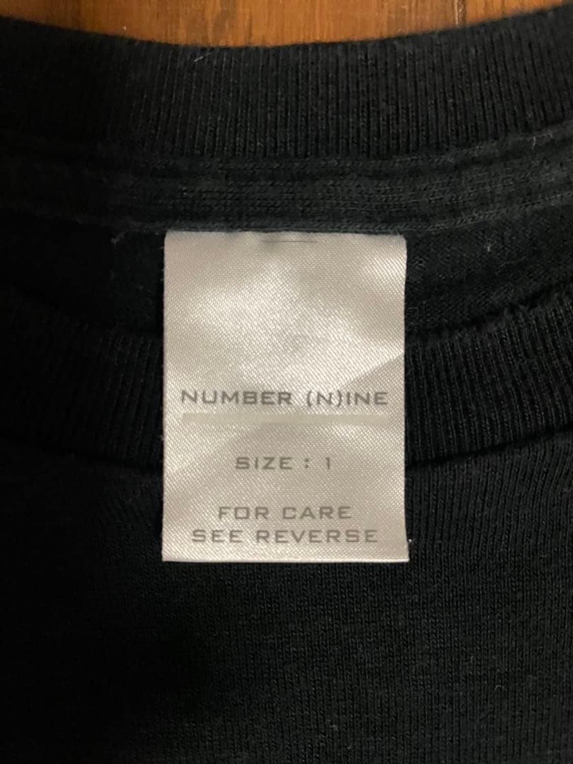 01SS 넘버나인 타임기 조이 디비전 4주년 기념 반팔티 블랙 상품이미지4