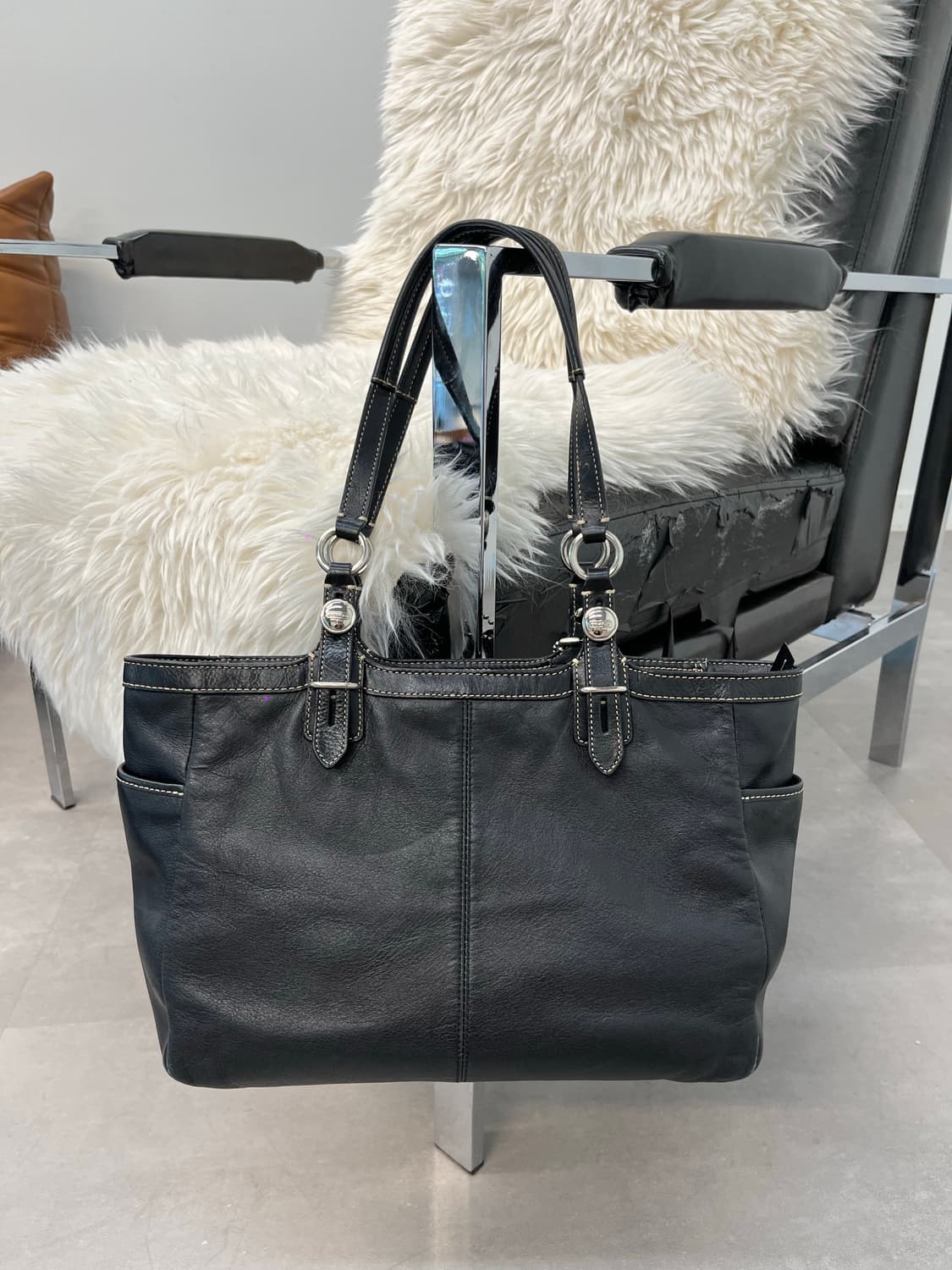 Coach Black Basic Bag 상품이미지4