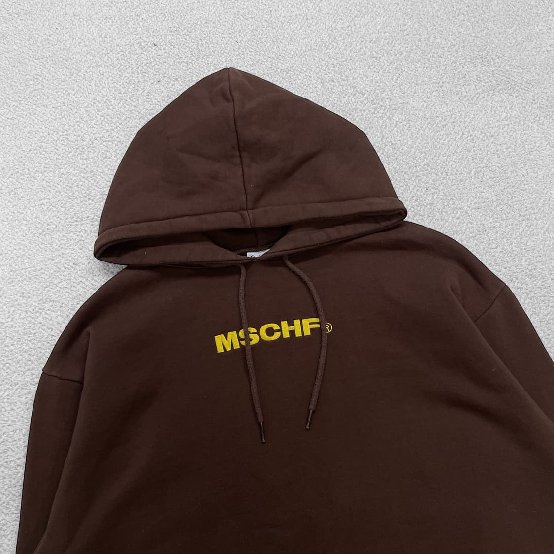 미스치프 스펠 로고 후드티 브라운 상품이미지3