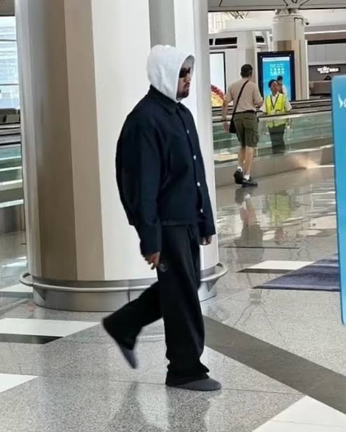 YEEZY SL-01 Size 11 Black 상품이미지3