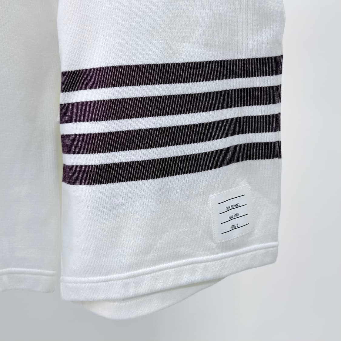 [S+급/3] 톰브라운 사선완장 루프백 스웨트 반바지 화이트 상품이미지2