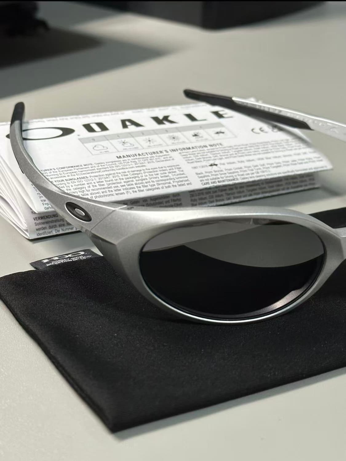 오클리 아이 자켓 리덕스 실버 프레임 프리즘 블랙 폴러라이즈드 렌즈 하이 상품이미지3