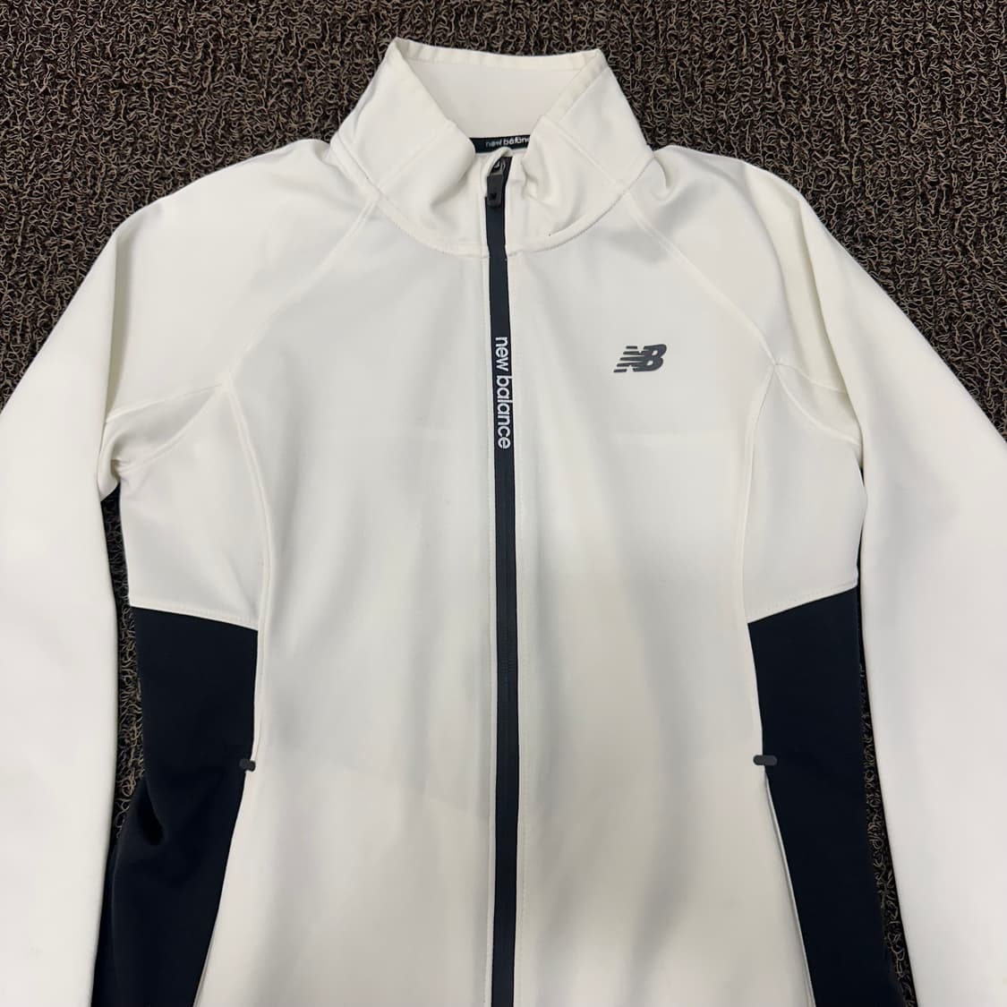 뉴발란스 여성 집업 져지 화이트 90사이즈 상품이미지2