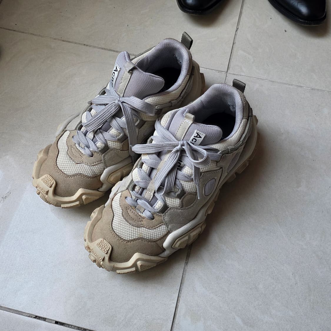 아크네 스튜디오 볼스터 스니커즈 38 상품이미지2