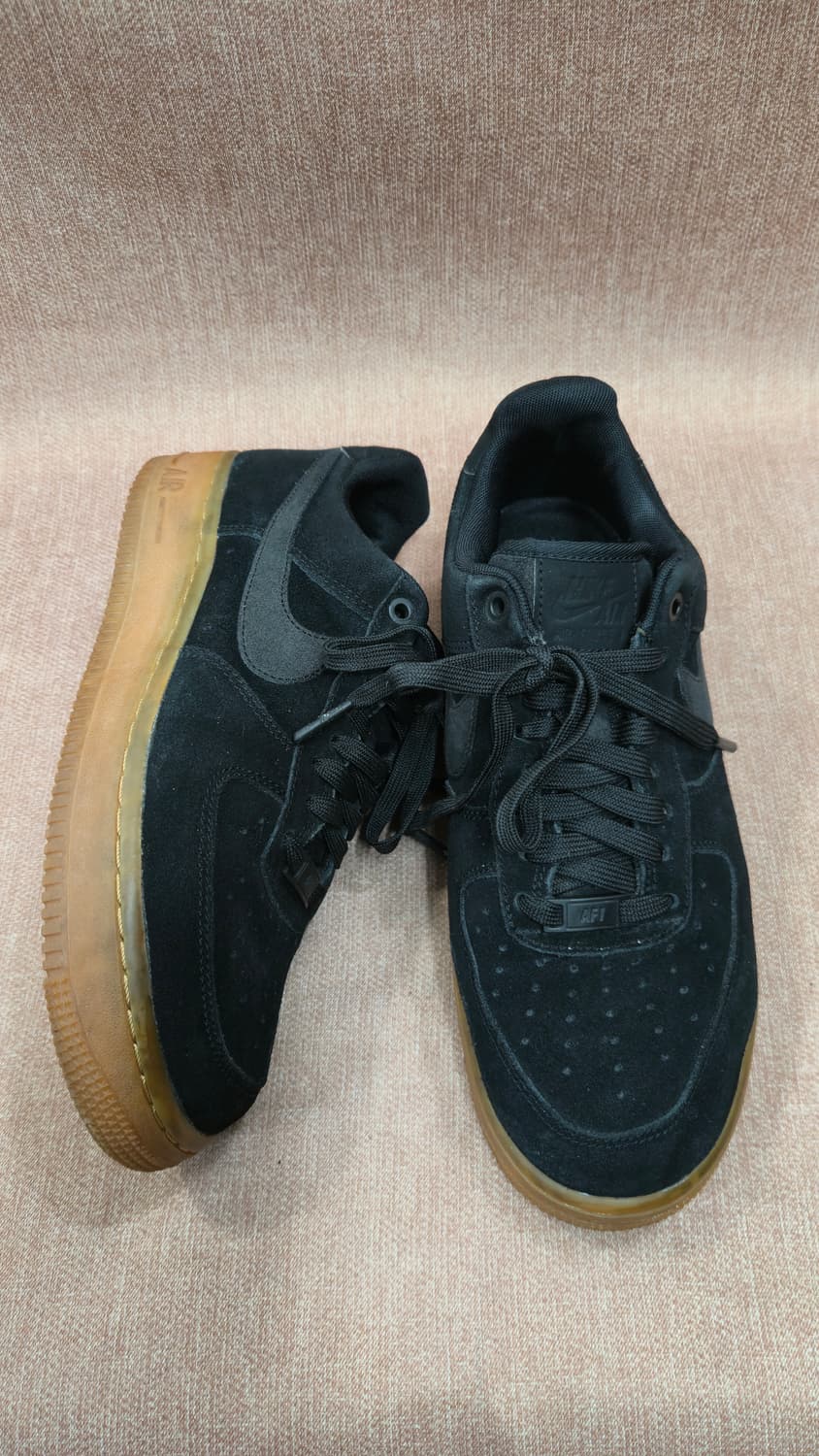 나이키 255mm- 에어포스 1 '07 LV8 스웨이드 아웃도어 블랙 상품이미지1