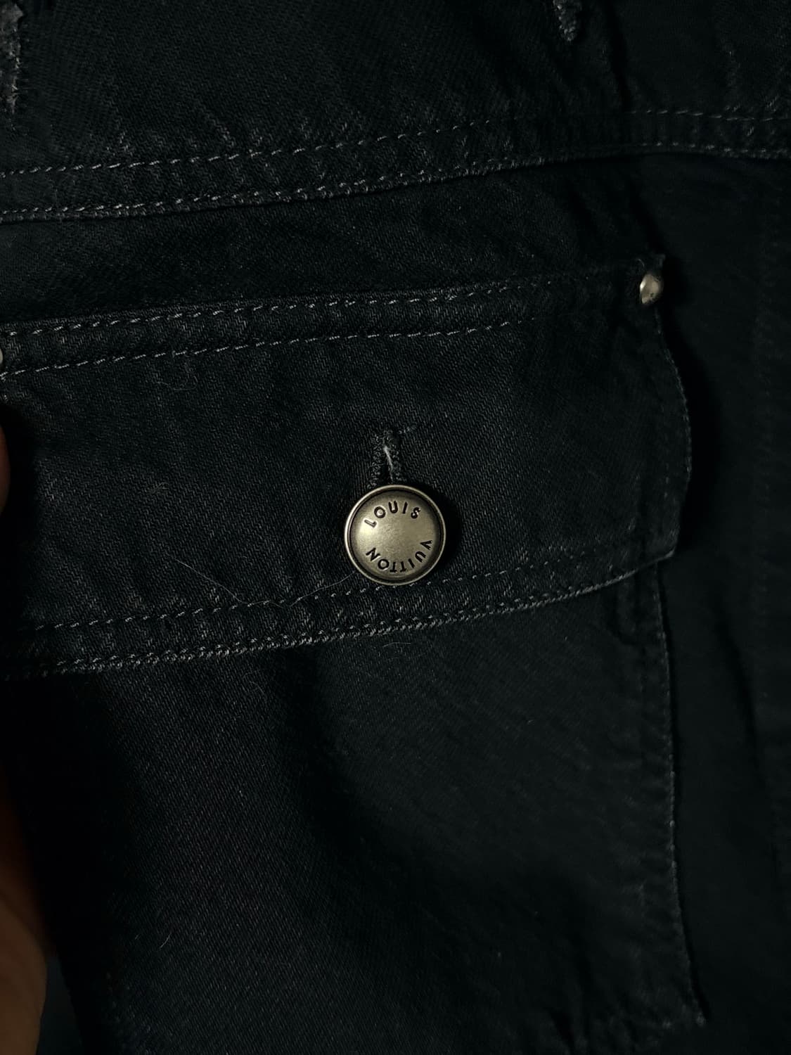 26년 신형 루이비통 모노그램 데님 트러커 디스트로이 자켓 54 상품이미지8