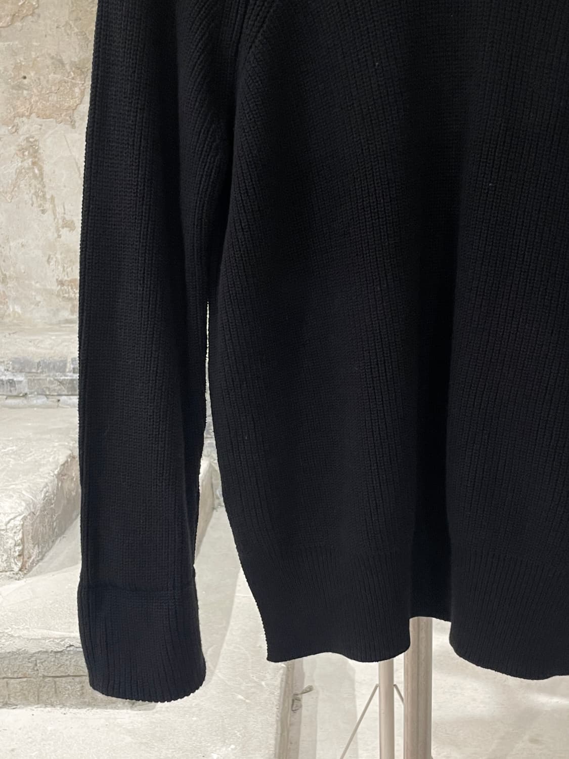 겐조 블랙 플레어 커프스 크루넥 스웨터 상품이미지4