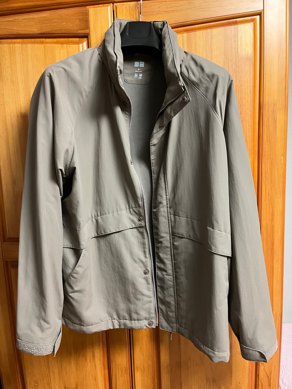 유니클로 브라운 바람막이 상품이미지1