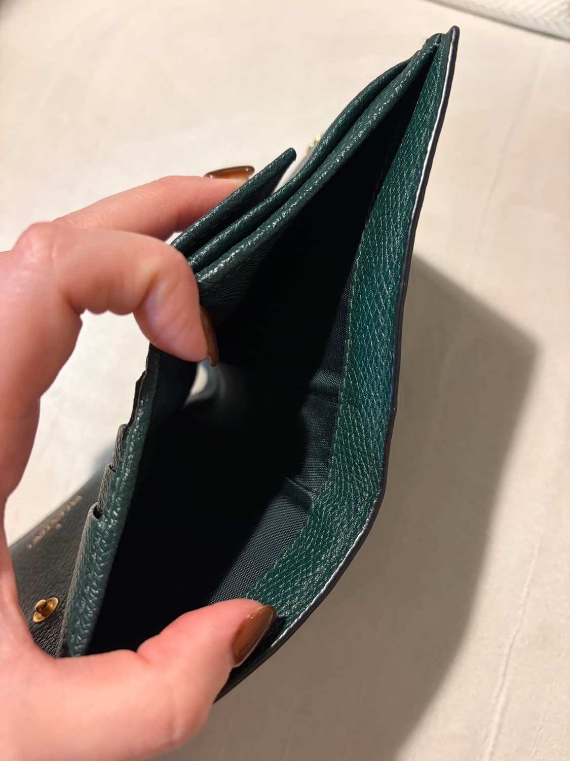 발렌티노 V로고 반지갑 / 상태 S급 상품이미지8