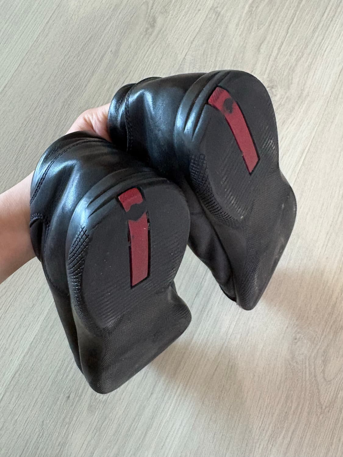 프라다 가죽 스니커즈 상품이미지4