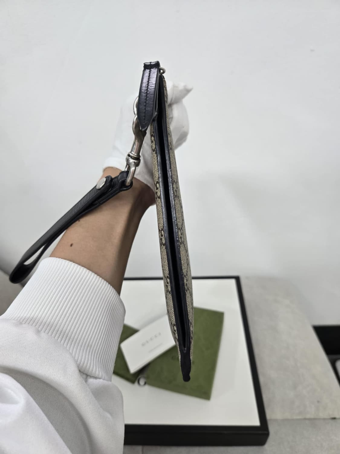 [보증서 A급] 구찌 꿀벌 클러치백 상품이미지3