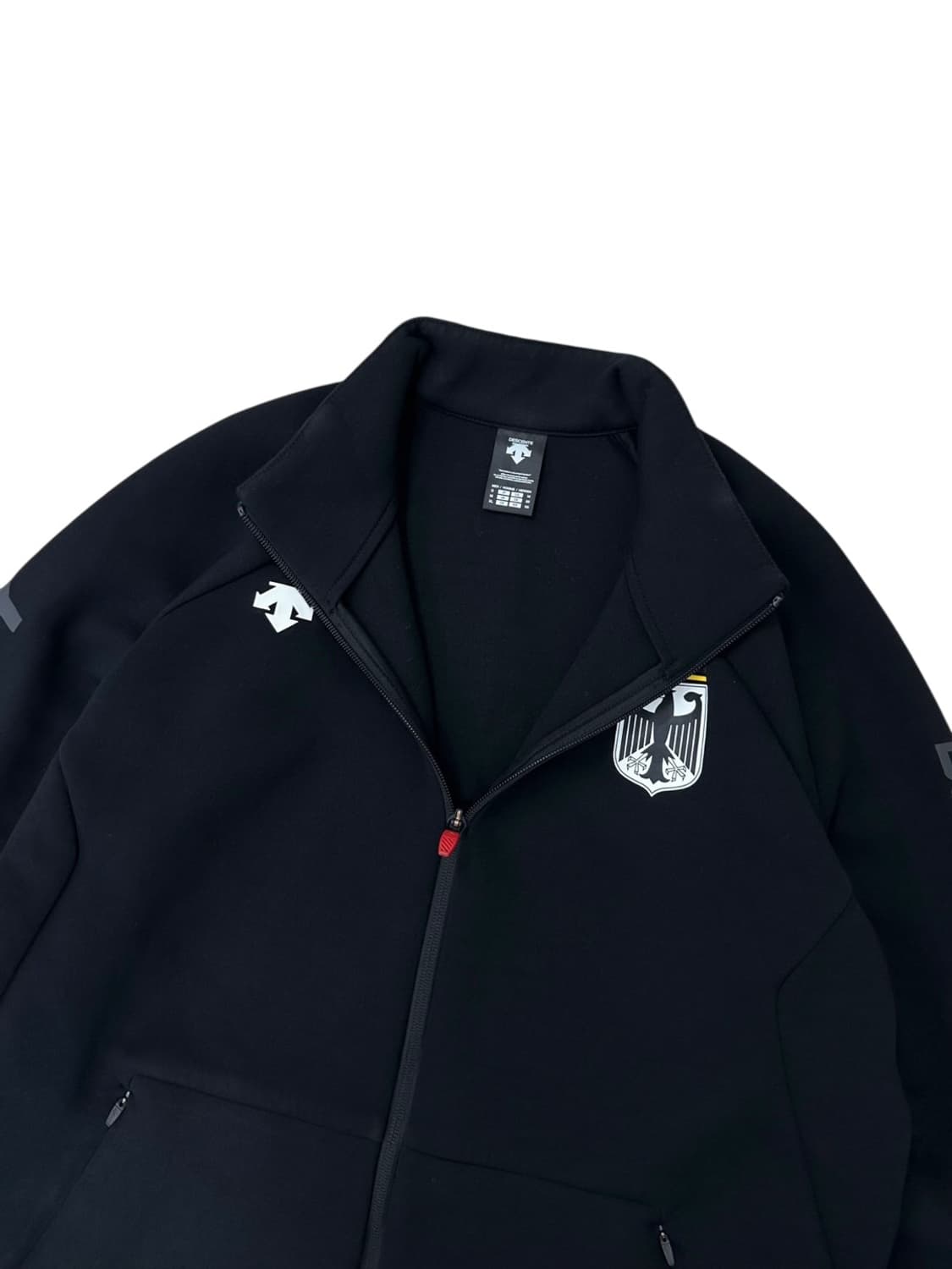 데상트 독일 트랙탑 집업 블랙 (XL) 상품이미지3