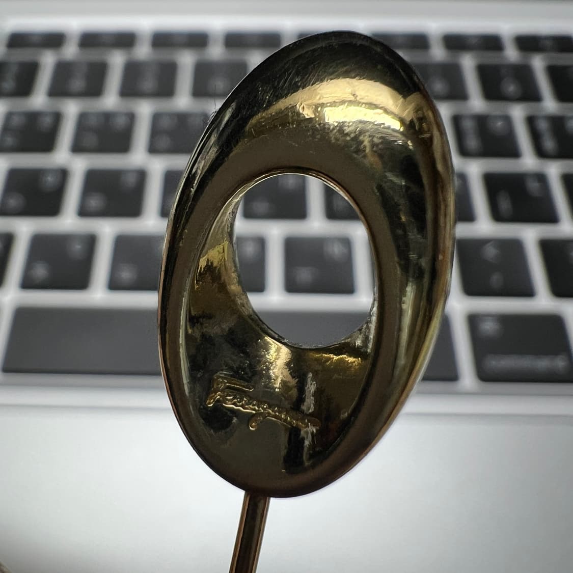 페라가모 스틱 핀 브로치 상품이미지3