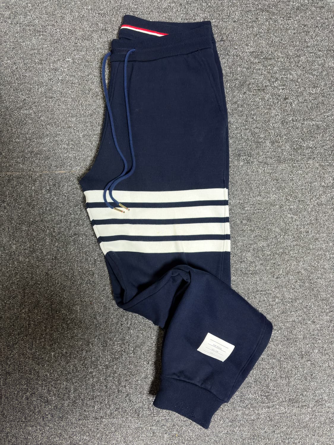 톰브라운 트레이닝 팬츠 상품이미지1