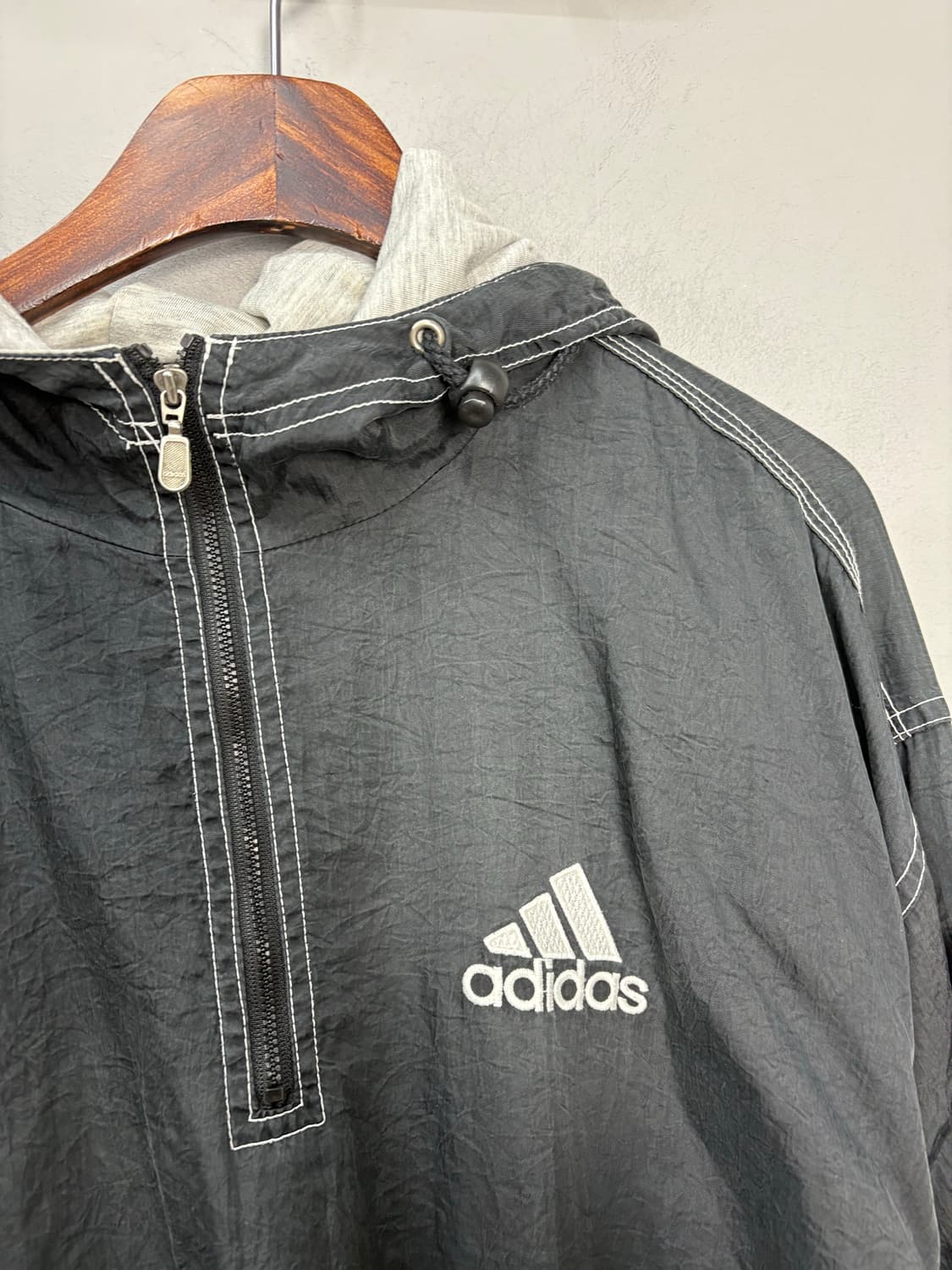 아디다스 올드스쿨 빅로고 블랙 우븐 후디아노락 자켓 A3368 상품이미지3