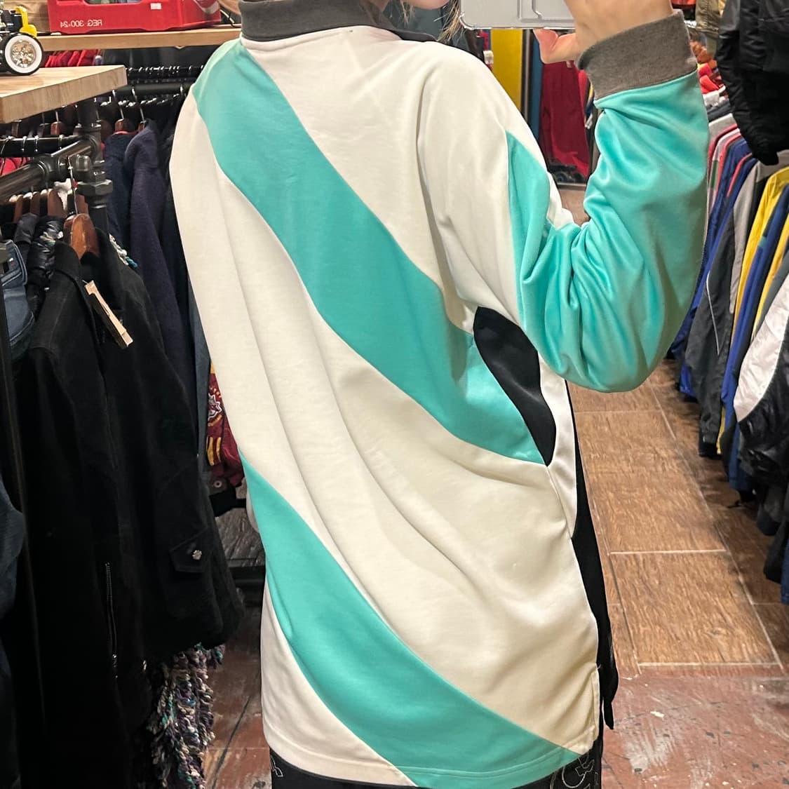 [HI] 아디다스 EQT 18 롱슬리브 블랙 상품이미지5