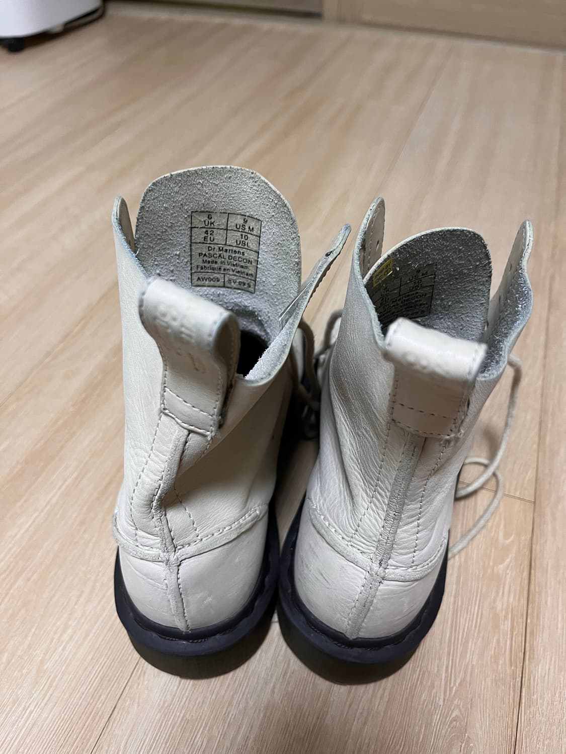 닥터마틴 부츠 아이보리 42사이즈 상품이미지3