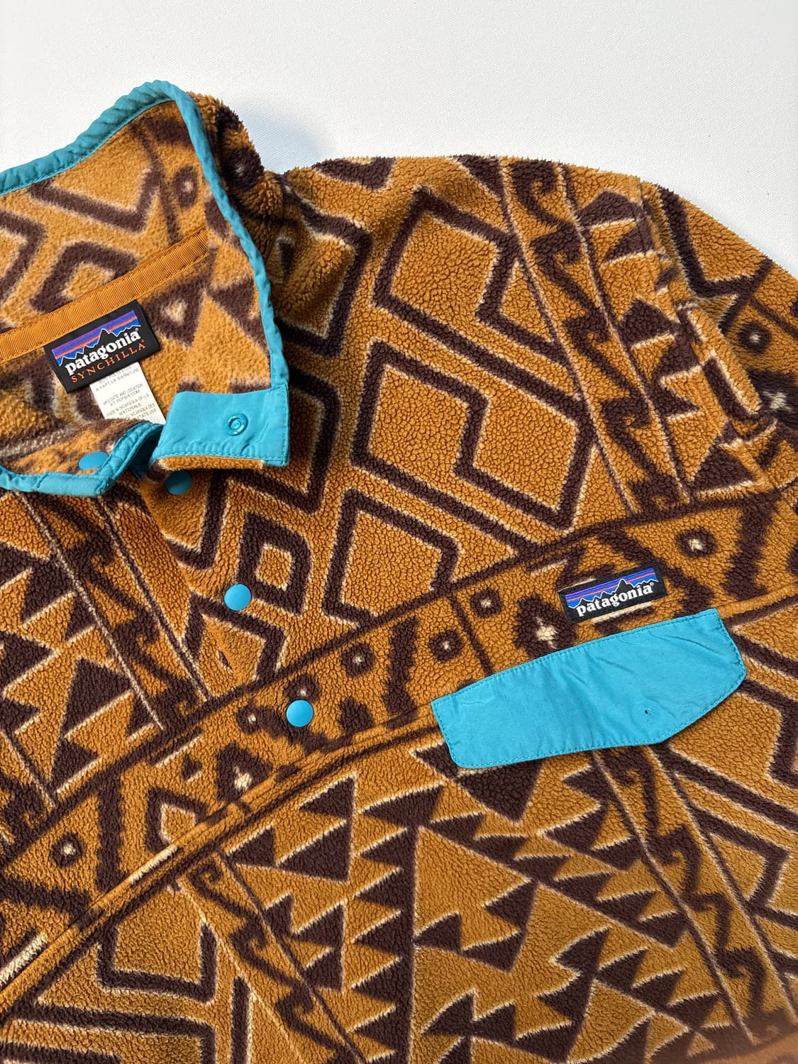 [M] 파타고니아 신칠라 브라운패턴 스냅티 상품이미지4