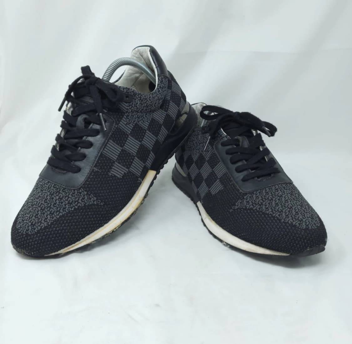 루이비통 남성 스니커즈 블랙/회색 43사이즈 상품이미지3