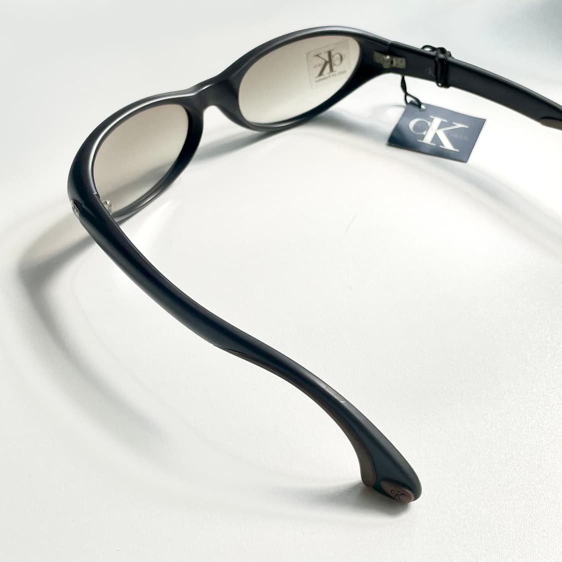 CalvinKlein 캘빈클라인 사의 빈티지 선글라스 상품이미지3
