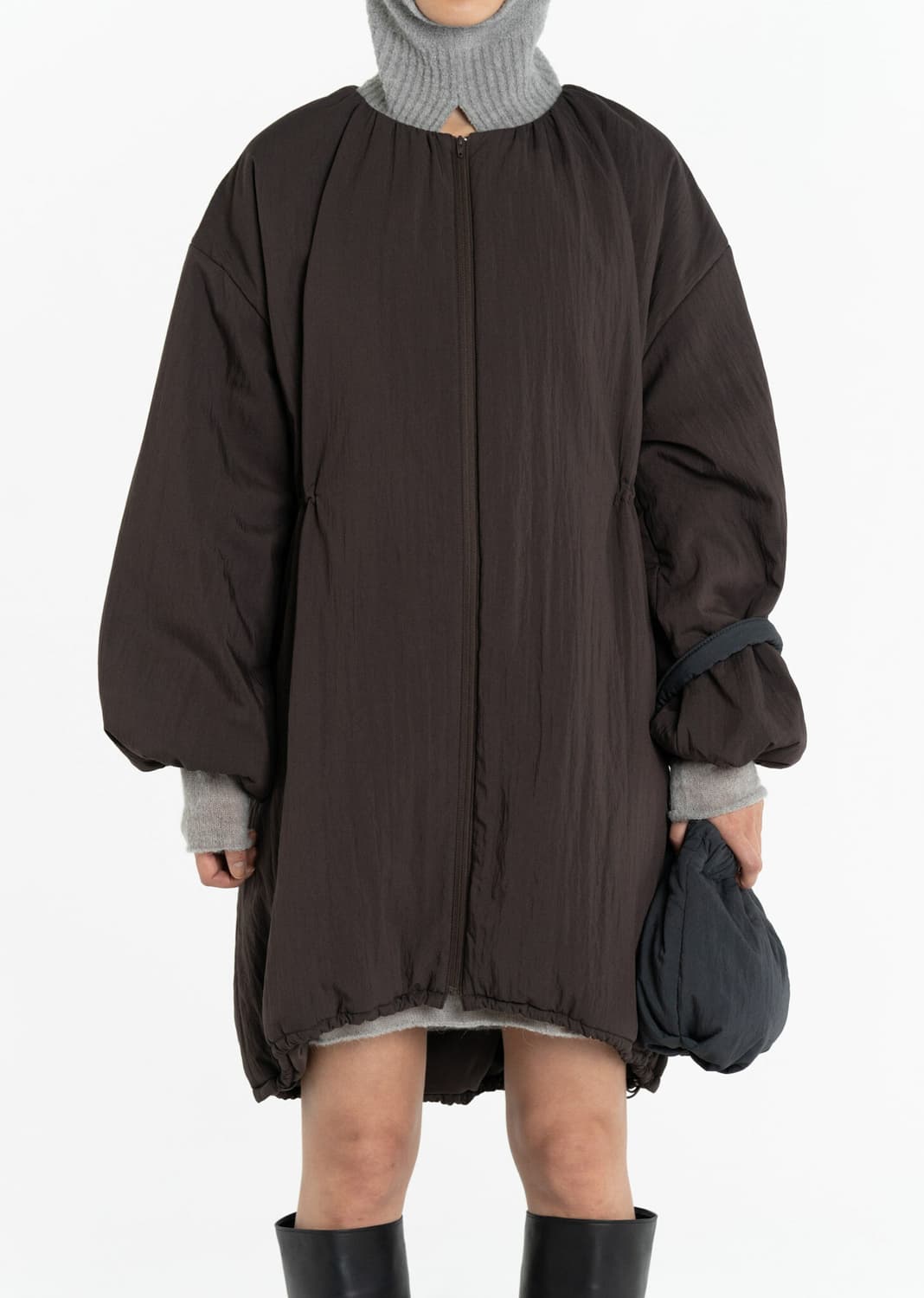 아모멘토 패디드 볼 백 상품이미지2