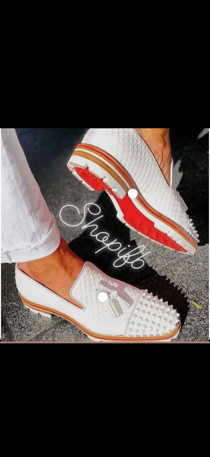 크리스찬 루부탱 화이트 스터드 테슬로퍼 팝니다 상품이미지9