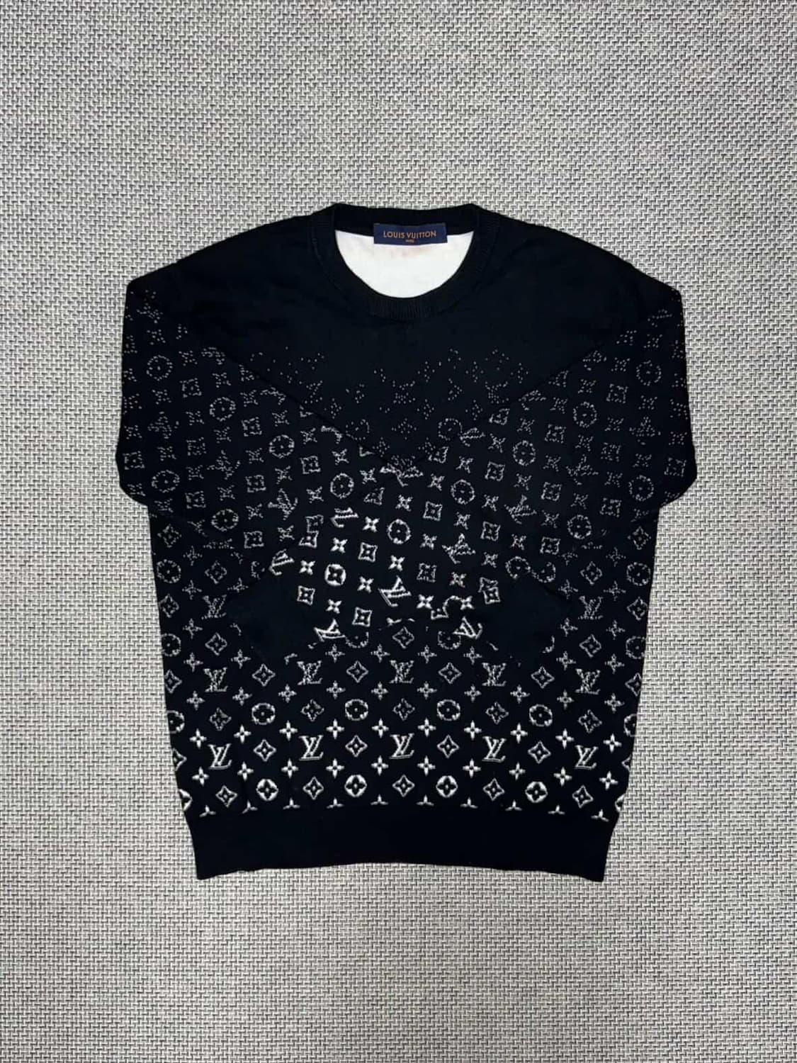 루이비통 그라디언트 모노그램 니트 상품이미지1