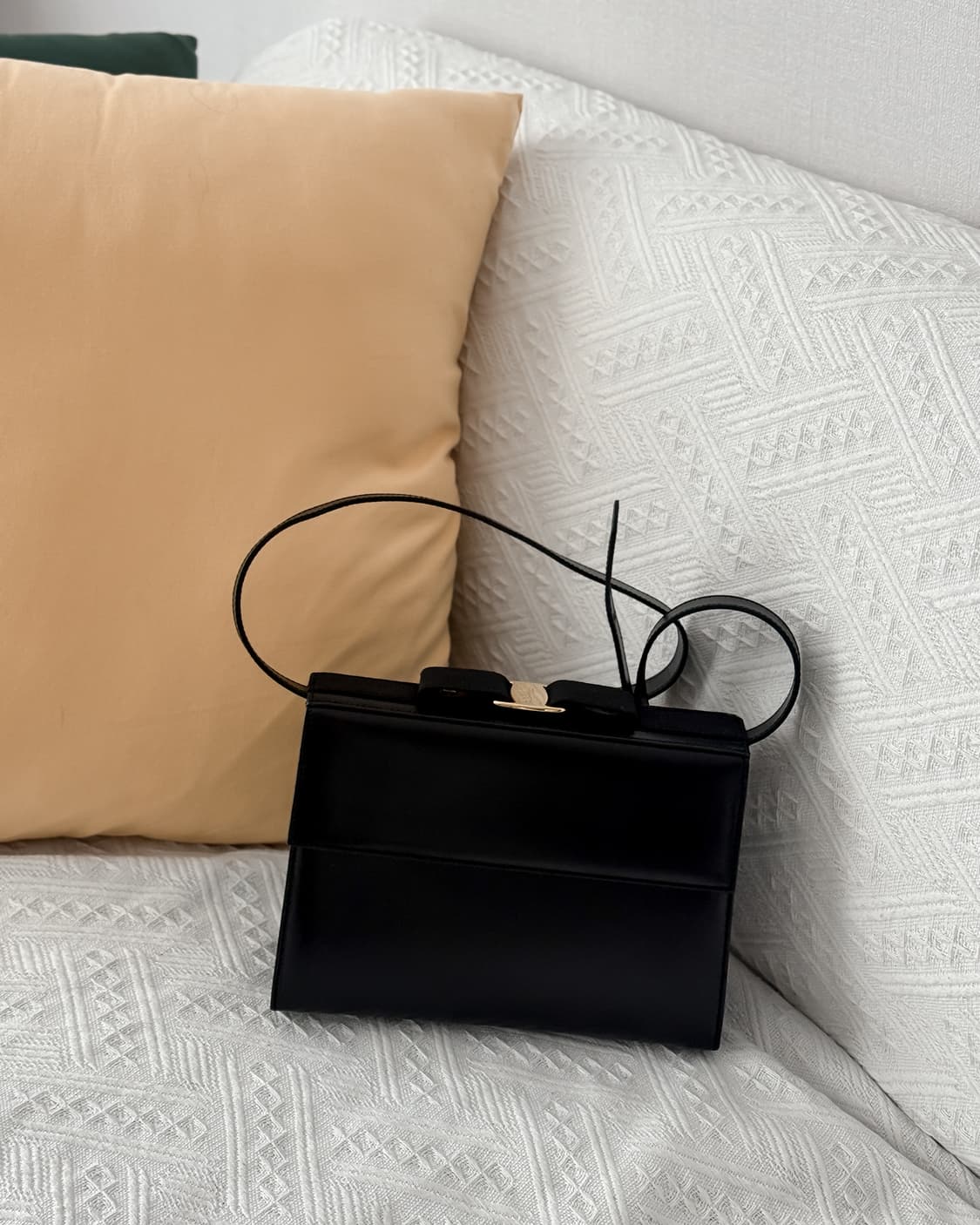 페라가모 바라 크로스백 상품이미지4