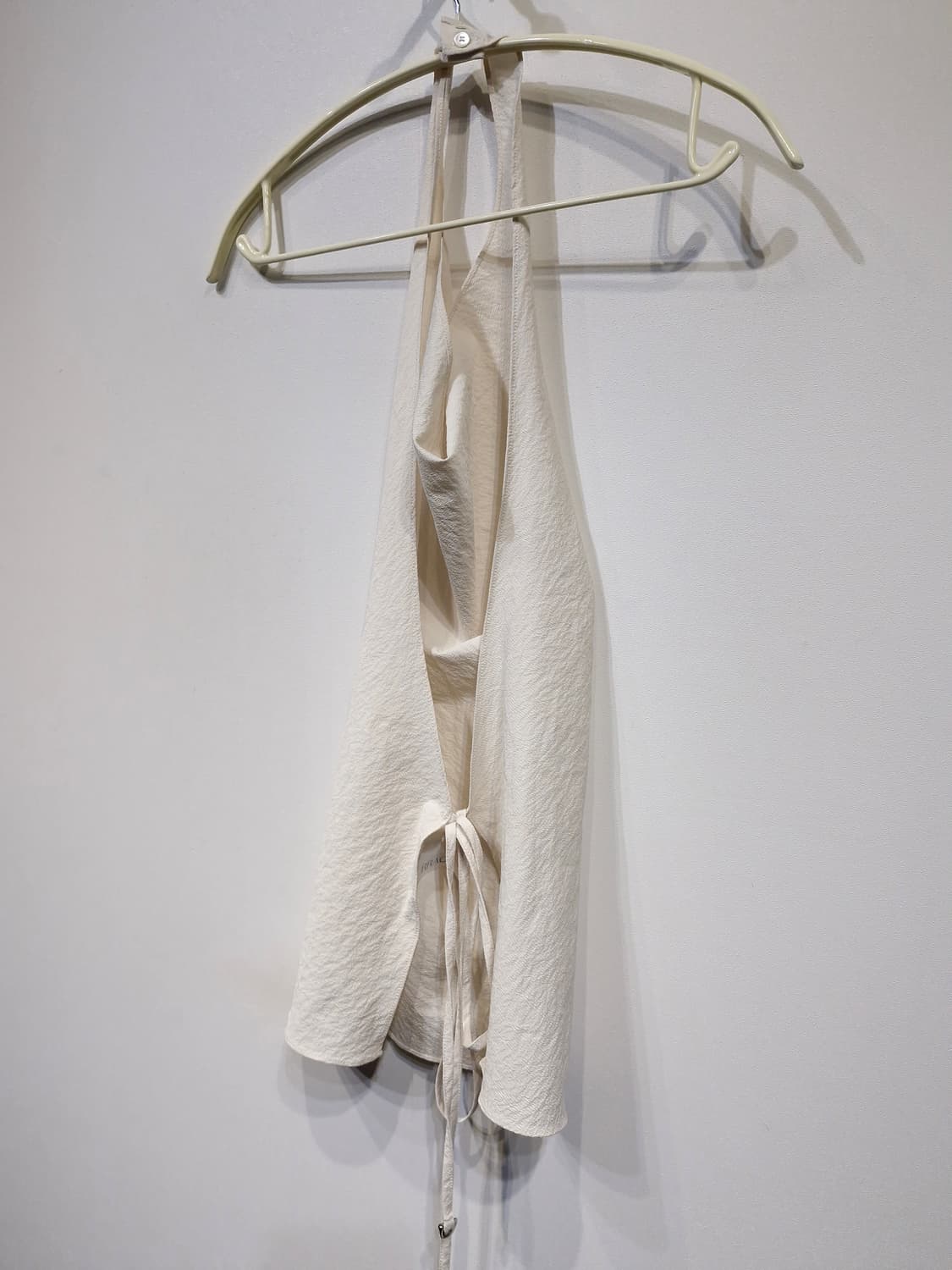 RRACE 레이스 Draped Halter Top 아이보리 상품이미지4