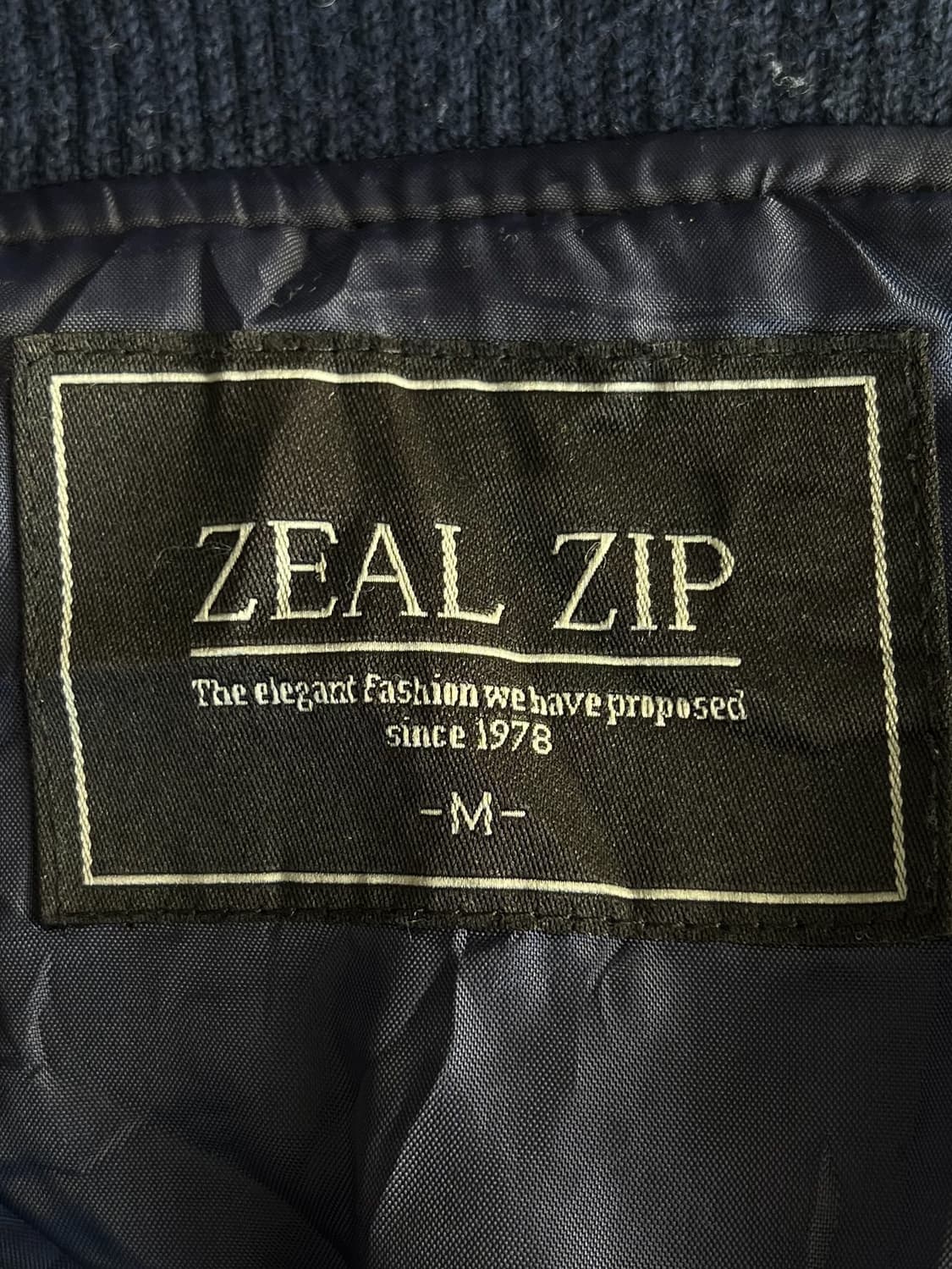 질 집 쓰리디 케이블 울 니트 집업 블루종 상품이미지6