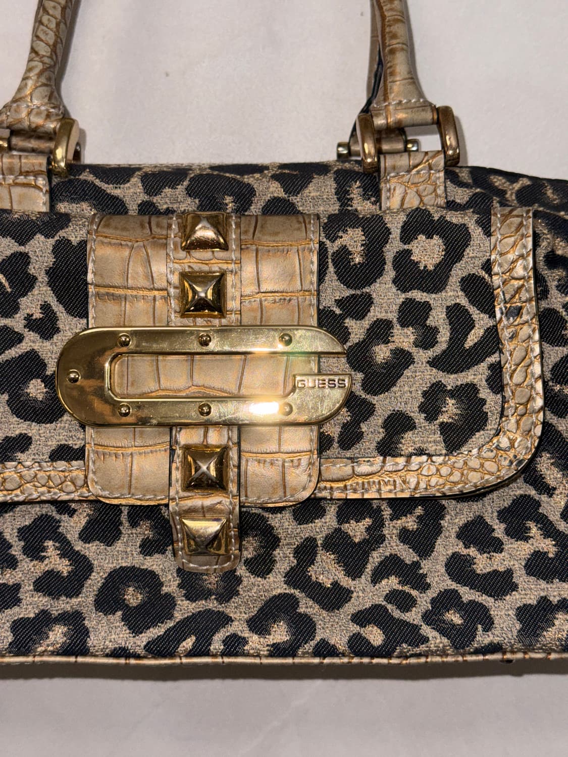 Guess leopard gold buckle python 숄더백 상품이미지3