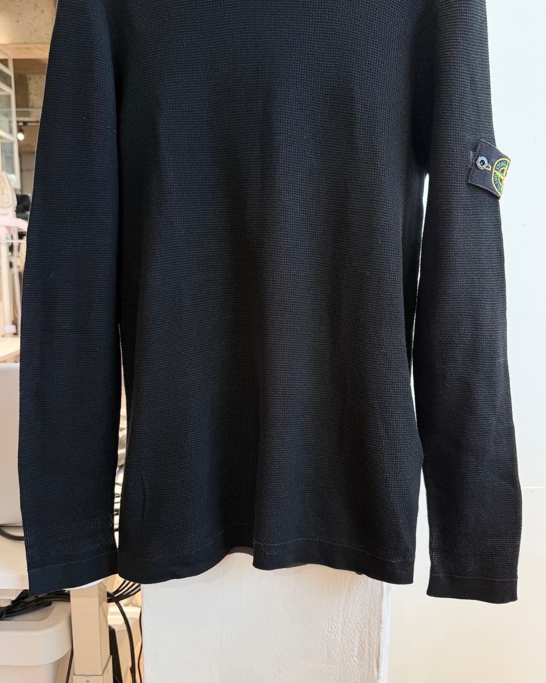 스톤아일랜드 블랙 와플 크루넥 니트  상품이미지6