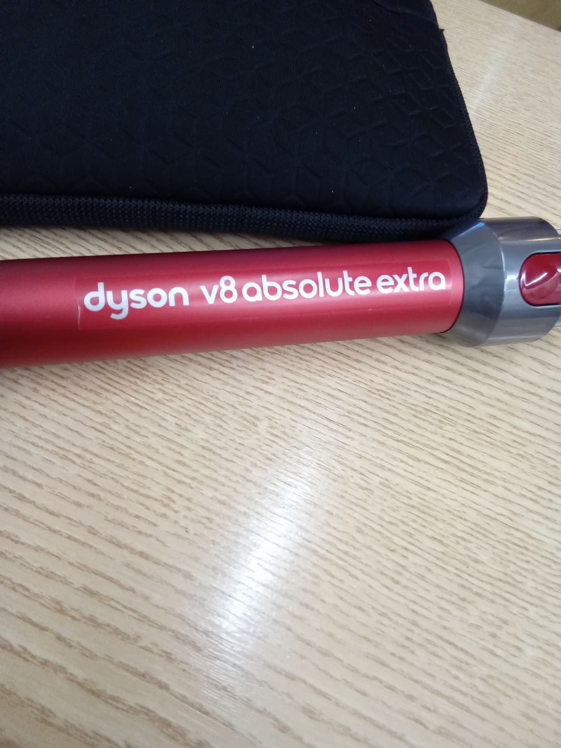 다이슨 V8 카본 앱솔루트 엑스트라 청소기
실버+레드 상품이미지3