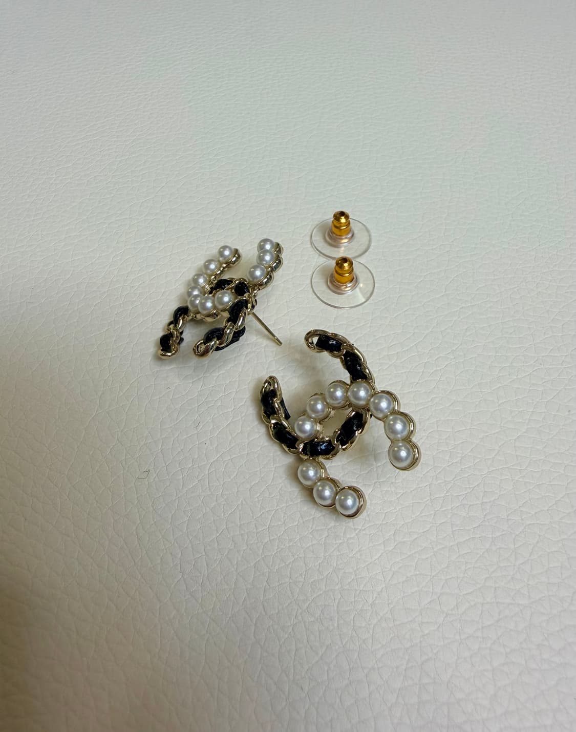 샤넬 가죽체인&진주 CC로고 귀걸이 업사이클링 상품이미지6