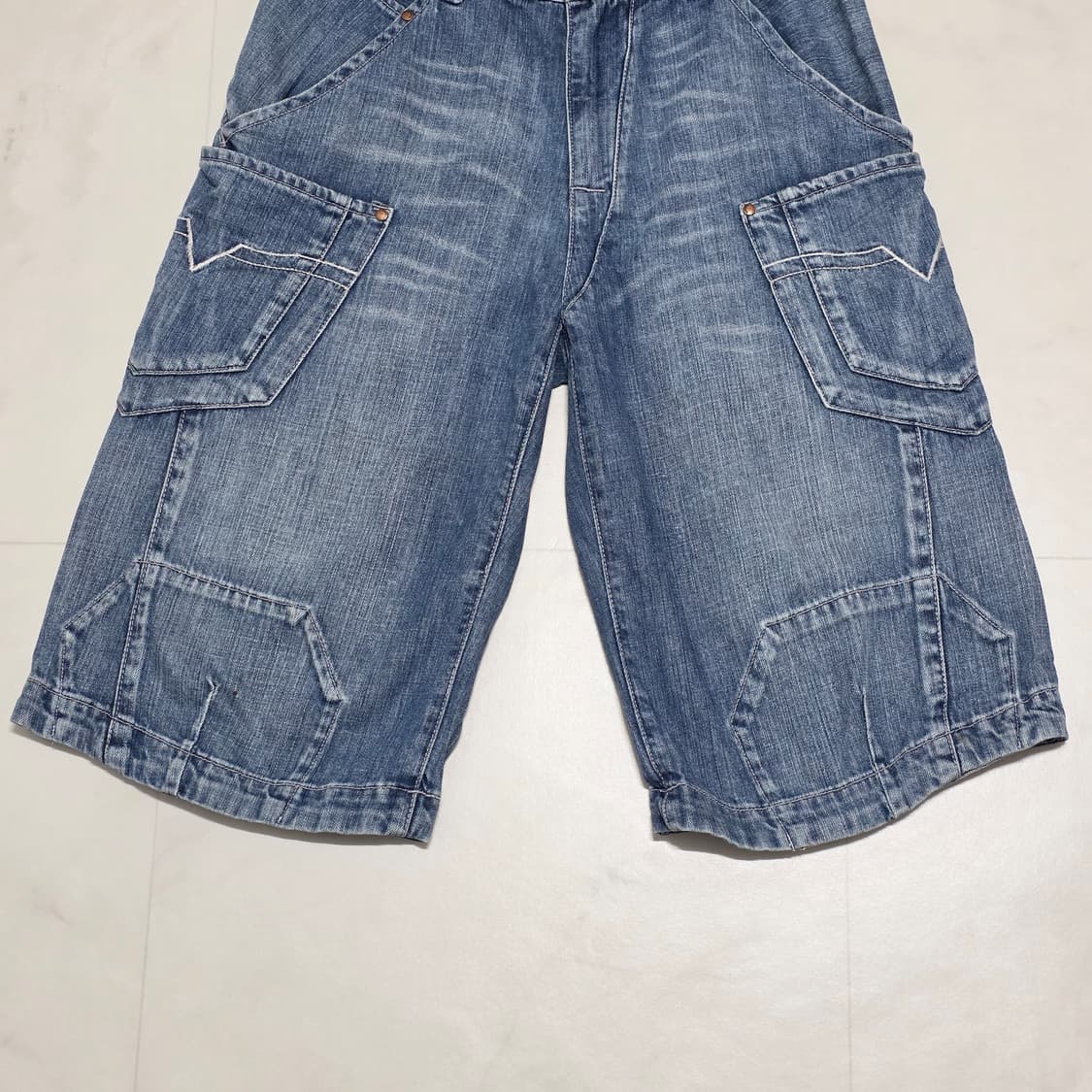 30) Y2K 빈티지 패치 멀티포켓 데님 버뮤다팬츠 상품이미지2