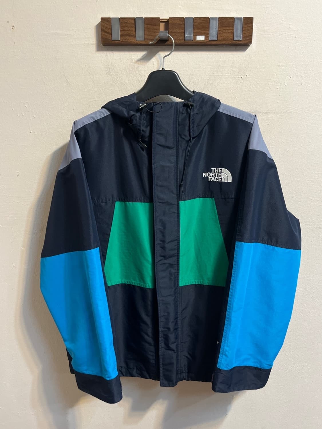 더 노스 페이스 컬러블럭 후드 윈드브레이커 자켓 상품이미지1