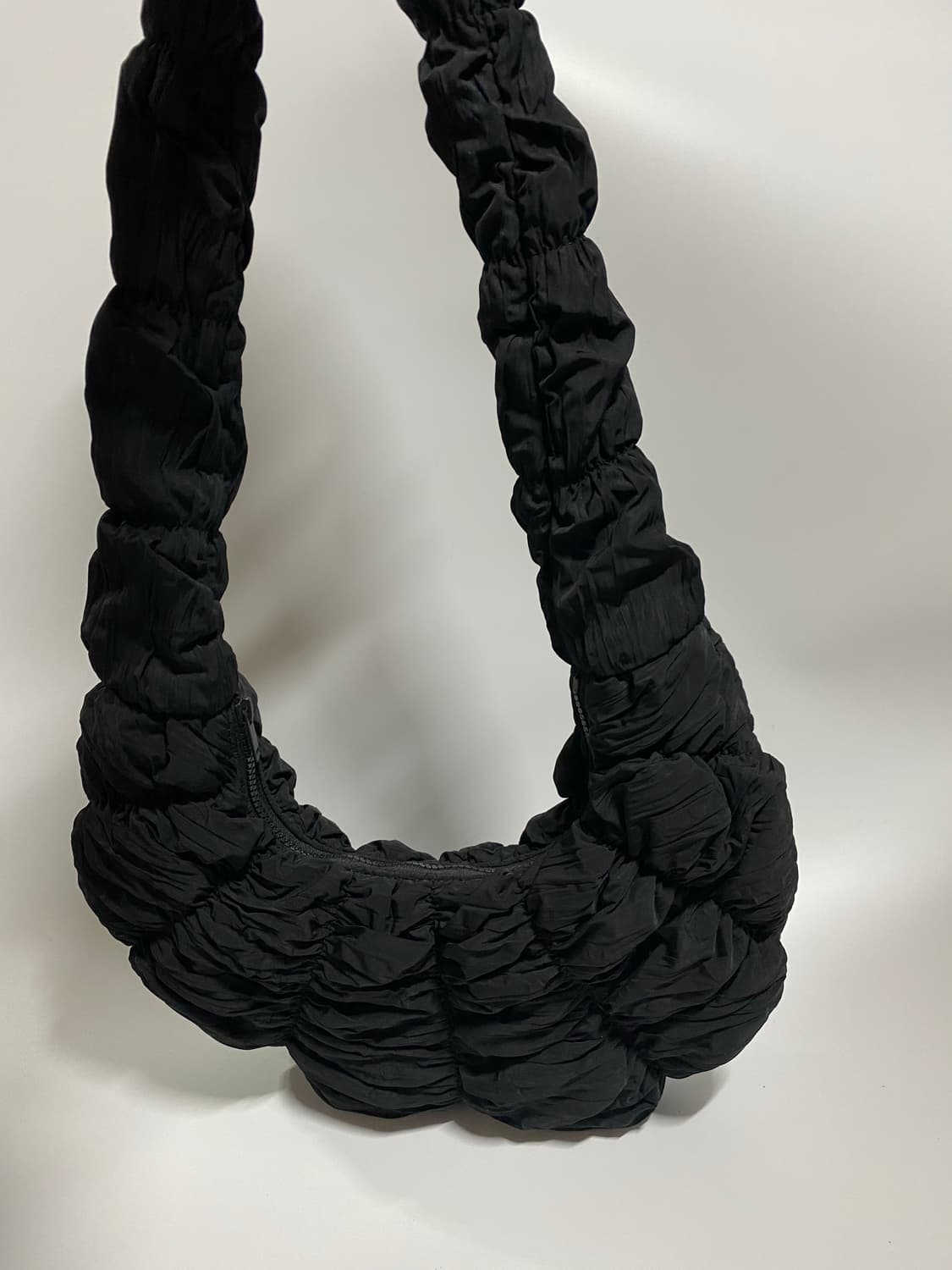 코스 리플 나일론 크로스바디백 블랙 상품이미지3